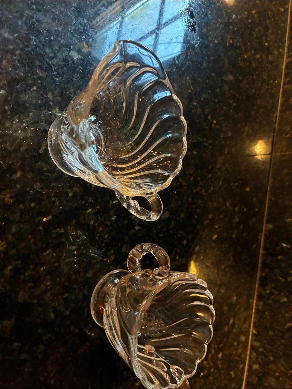 Clear Glass Shell-Shaped Creamer Pitcher - Elegant Home Accent
